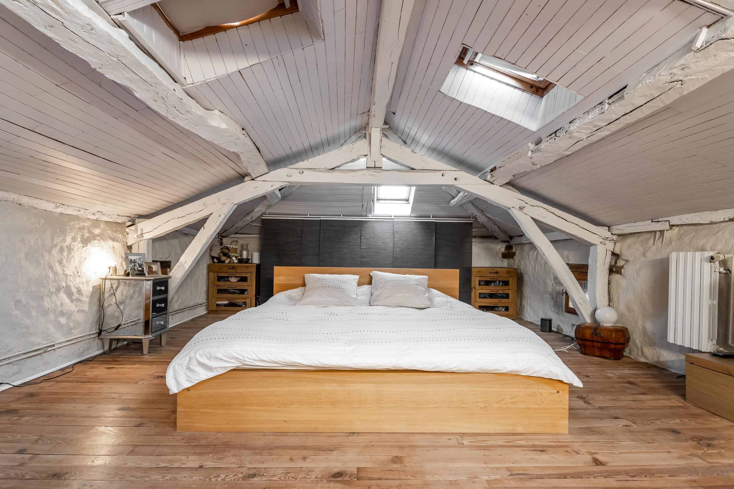 Bedroom-attic-WMC201