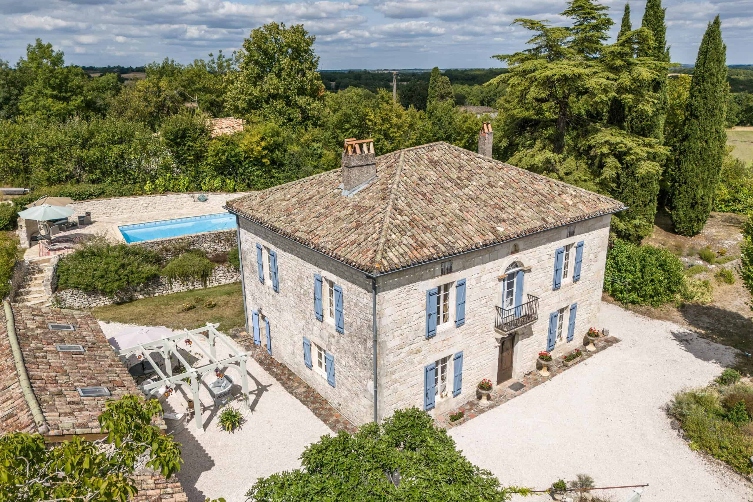 Country house with pool