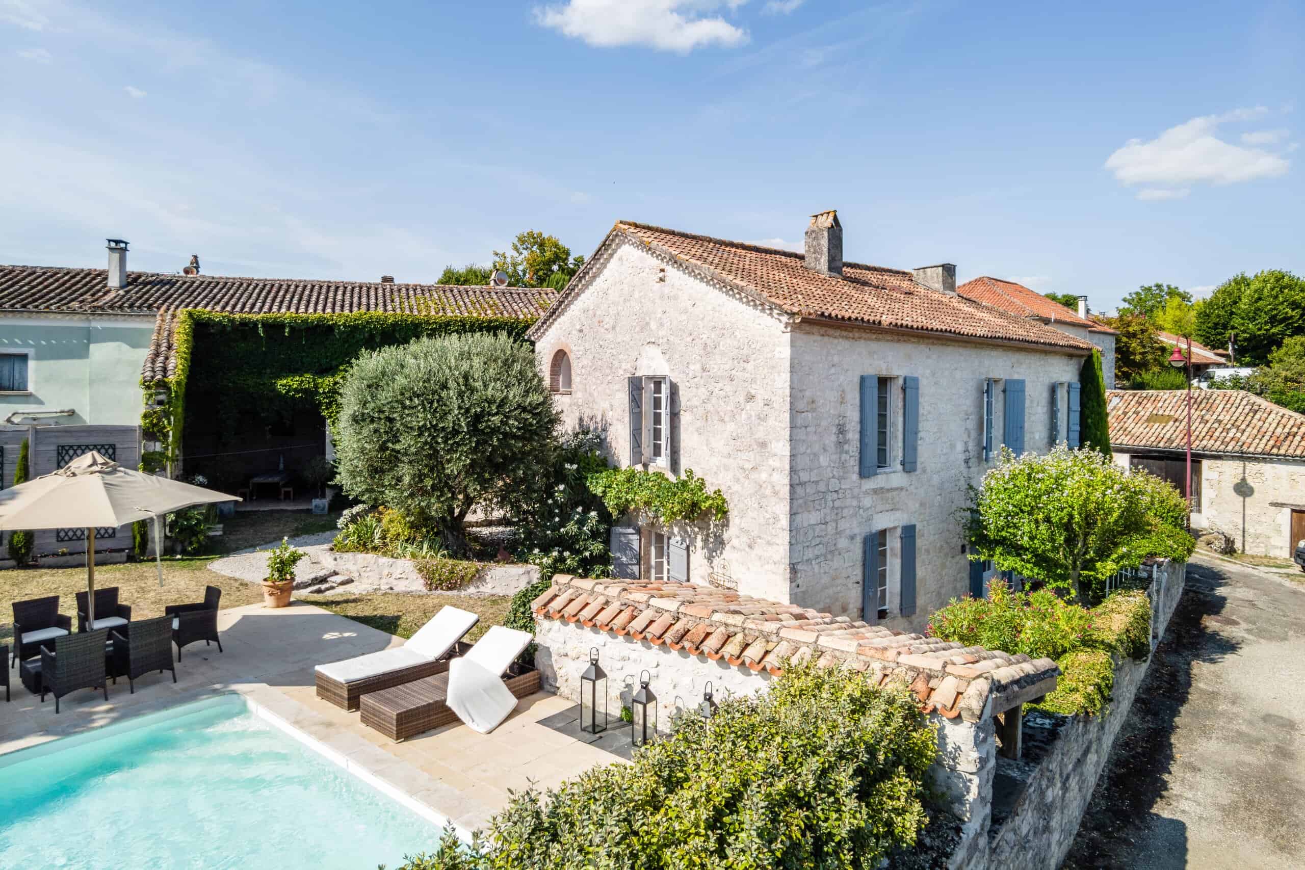Village house with pool, atelier and studio