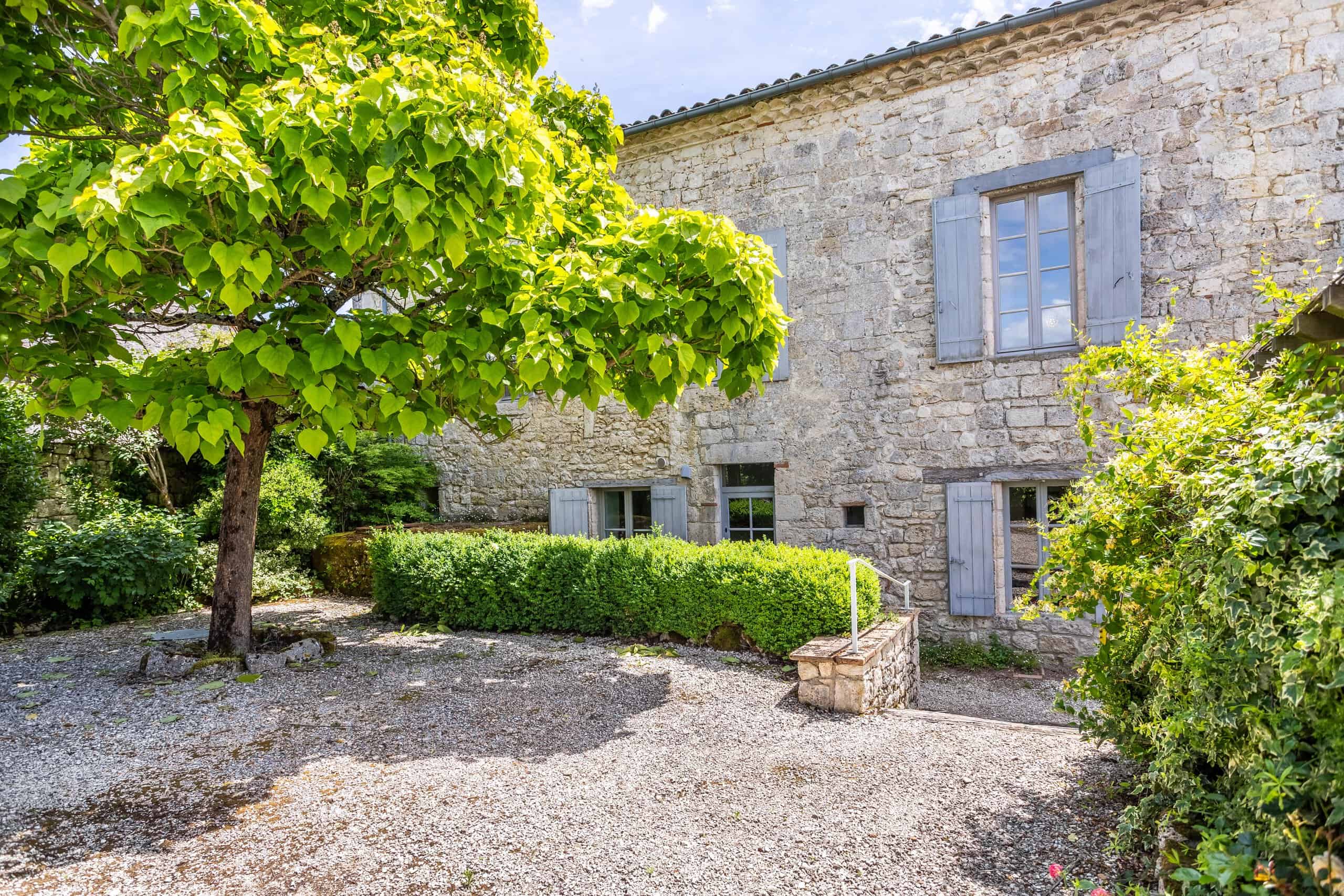 Village house with annexe, garden and garage