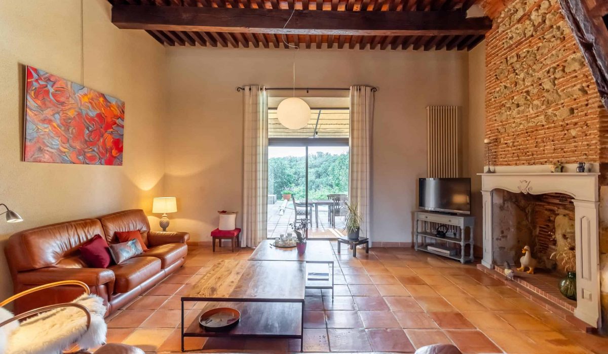 1-LIVING-1-WMC457-53