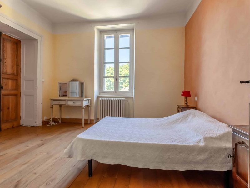 1-bedroom1-2-WMC443-17