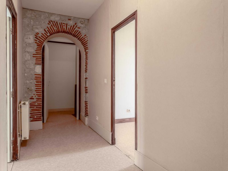 1-corridor-WMC465 (1)