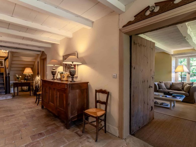 1-entrance-hall-2-WMC442