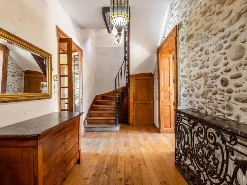 1-hallway-1-WMC443-32