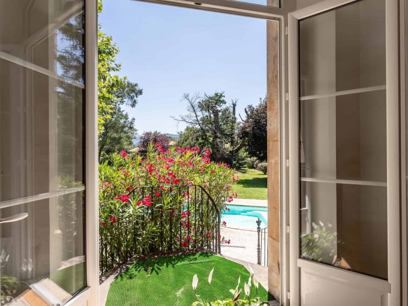 1-kitchenmountainview-2-WMC443-31