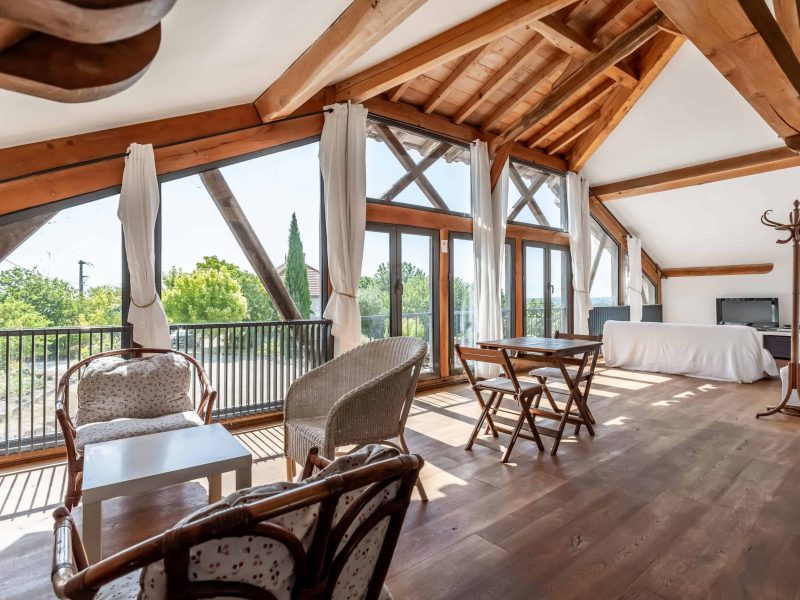 1-livingarea-WMC456 (1)