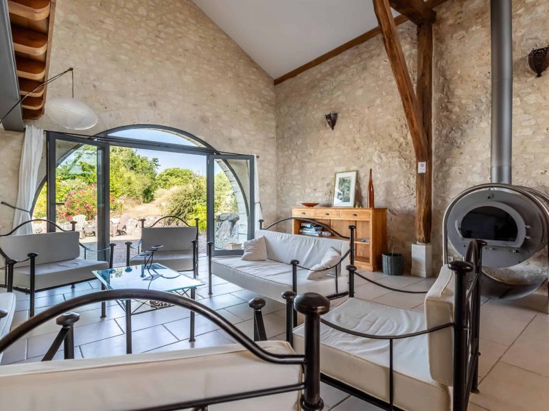 1-livingarea-downstairs-3-WMC456 (1)