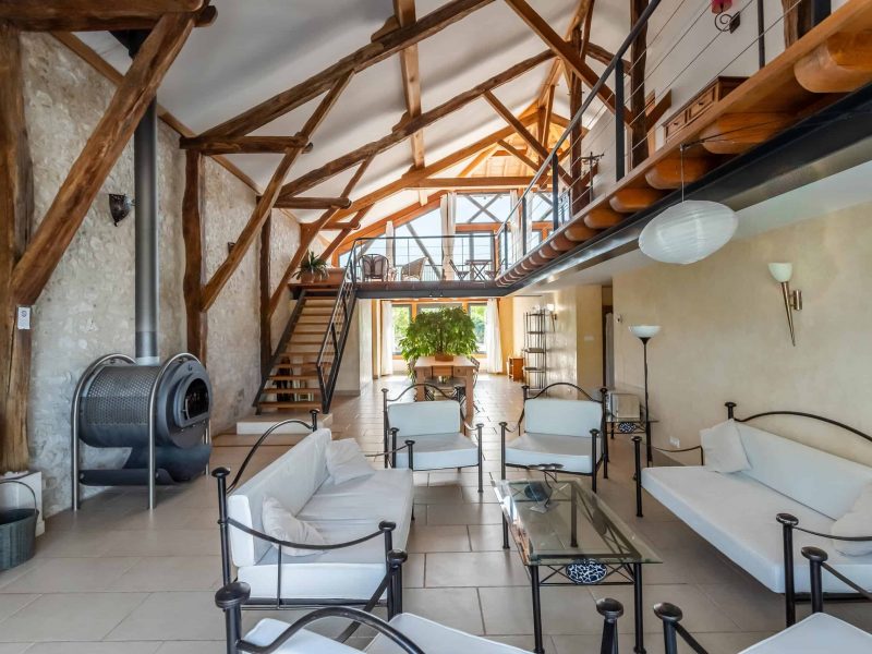 1-livingarea-downstairs-WMC456 (1)