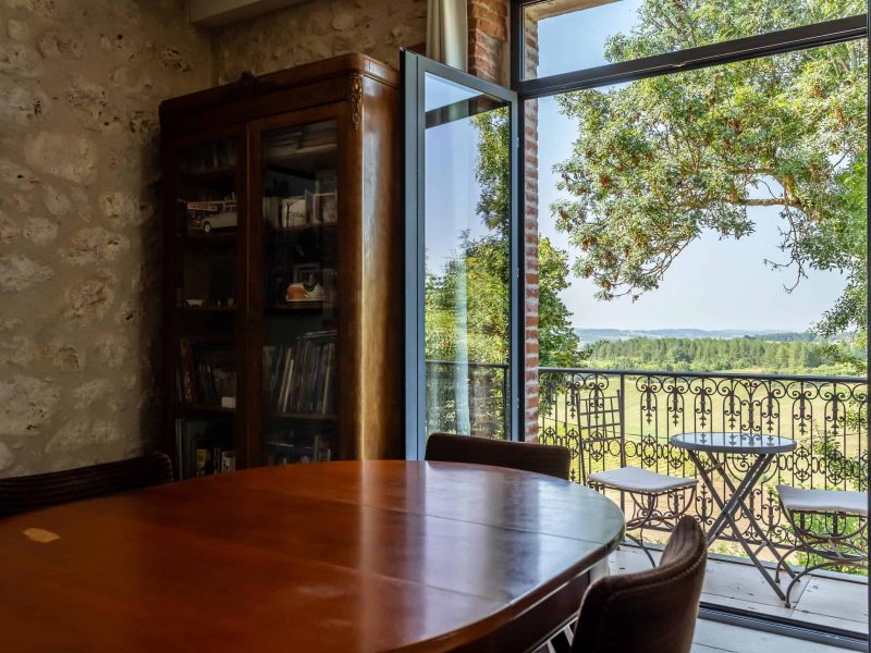 1-main-dining-WMC456