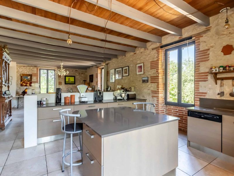 1-main-kitchen-2-WMC456