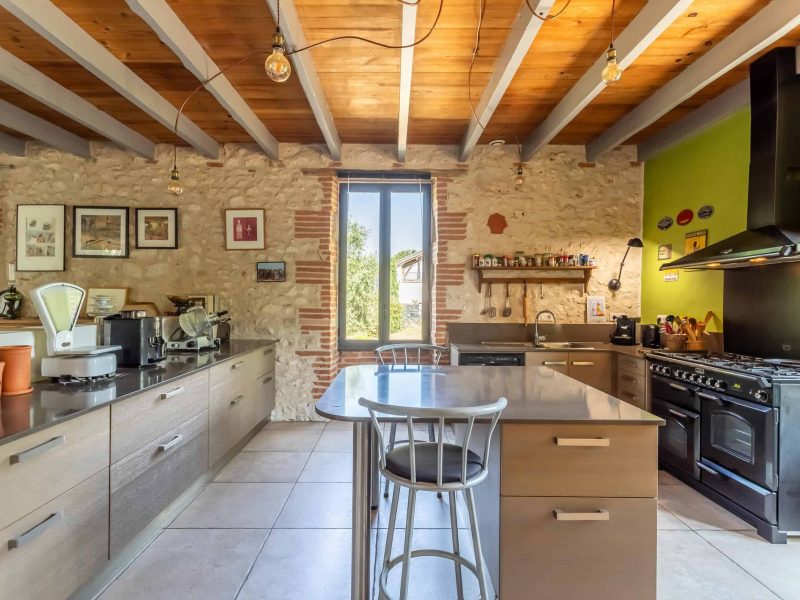 1-main-kitchen-WMC456