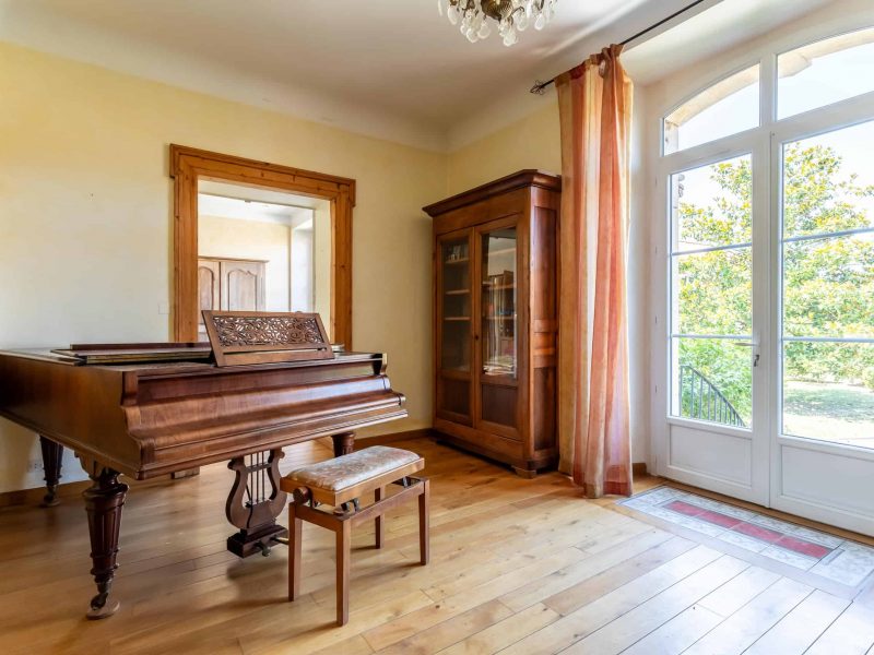 1-pianoroom-2-WMC443-19