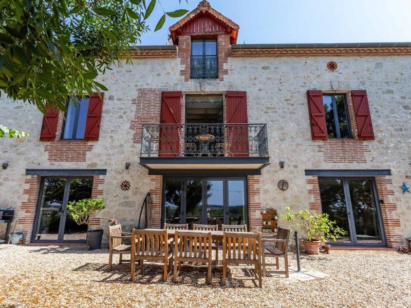 2-back-terrace-WMC456