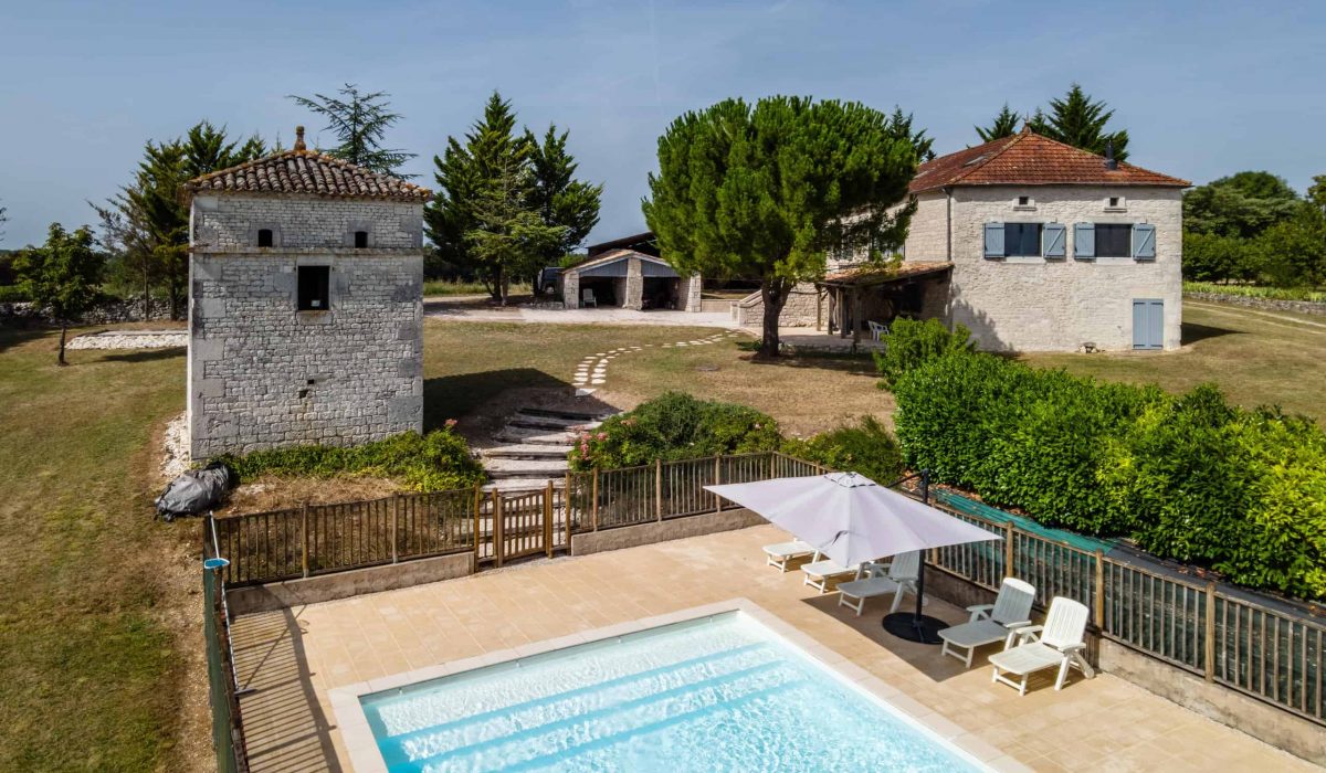 Country house with pool