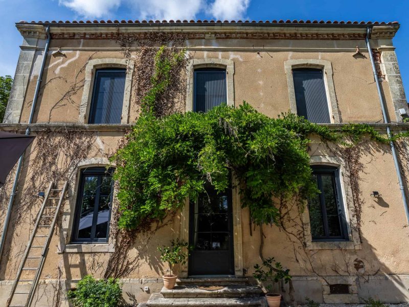 2-front-close-WMC453