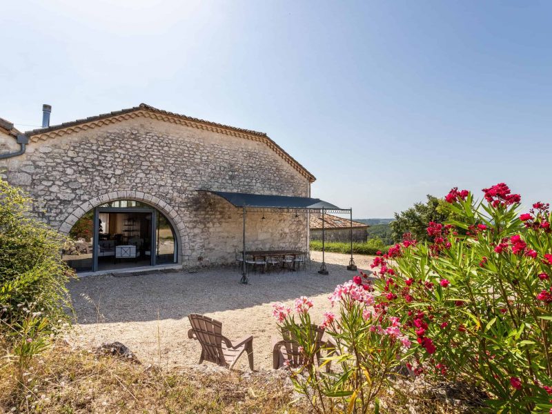 2-terrace-side-WMC456