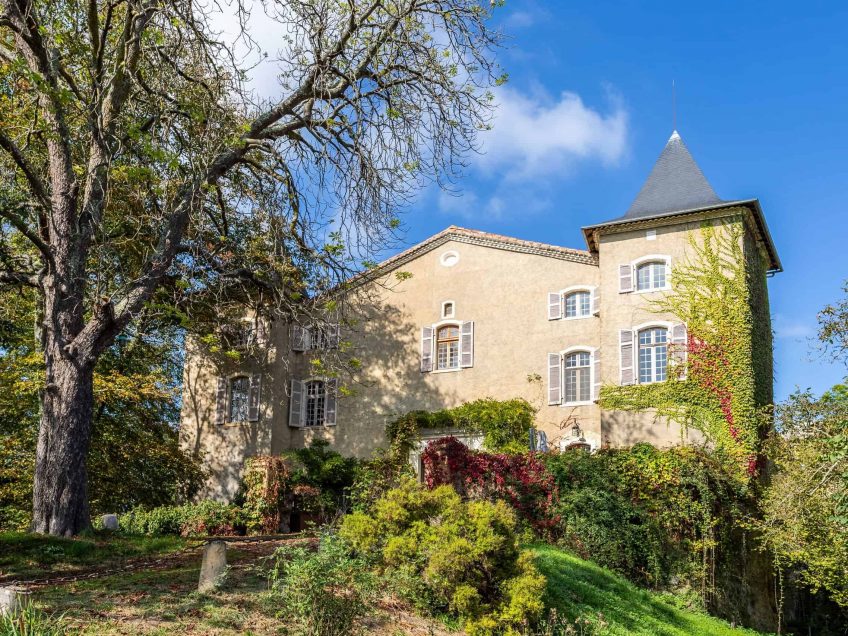 3-front-1-Anna Chateau-WMC644