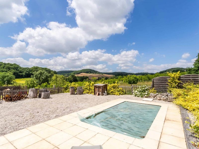 Apartment Pool Garden-WMC587-16