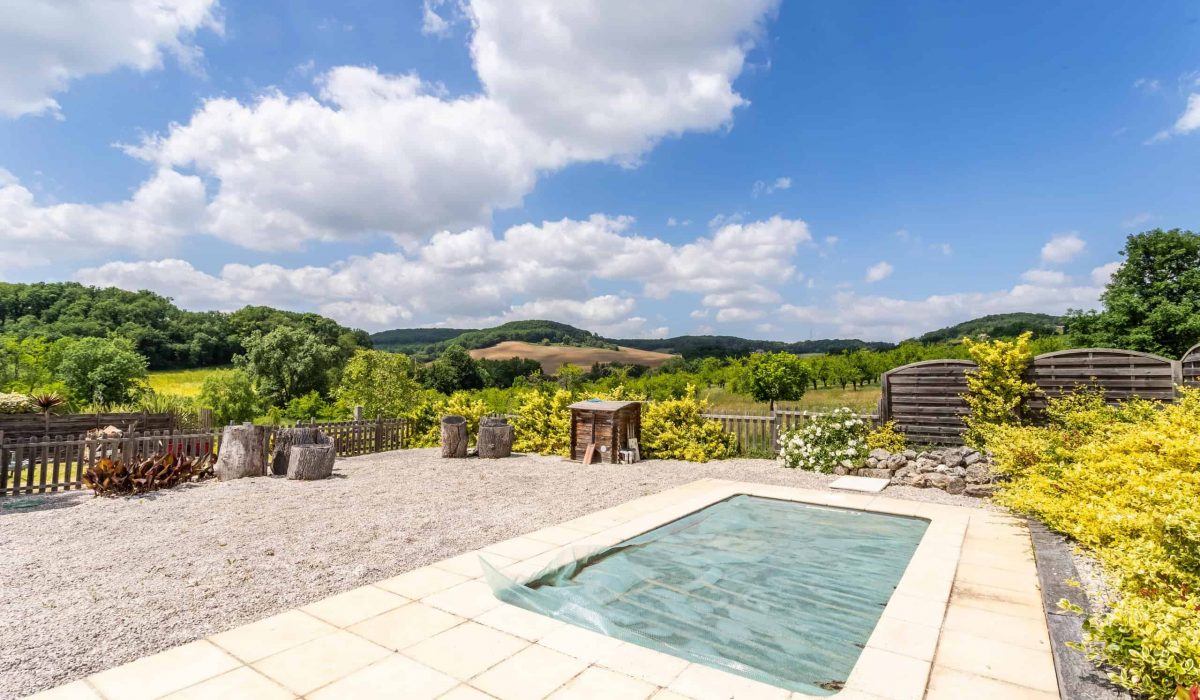 Apartment Pool Garden-WMC587-16