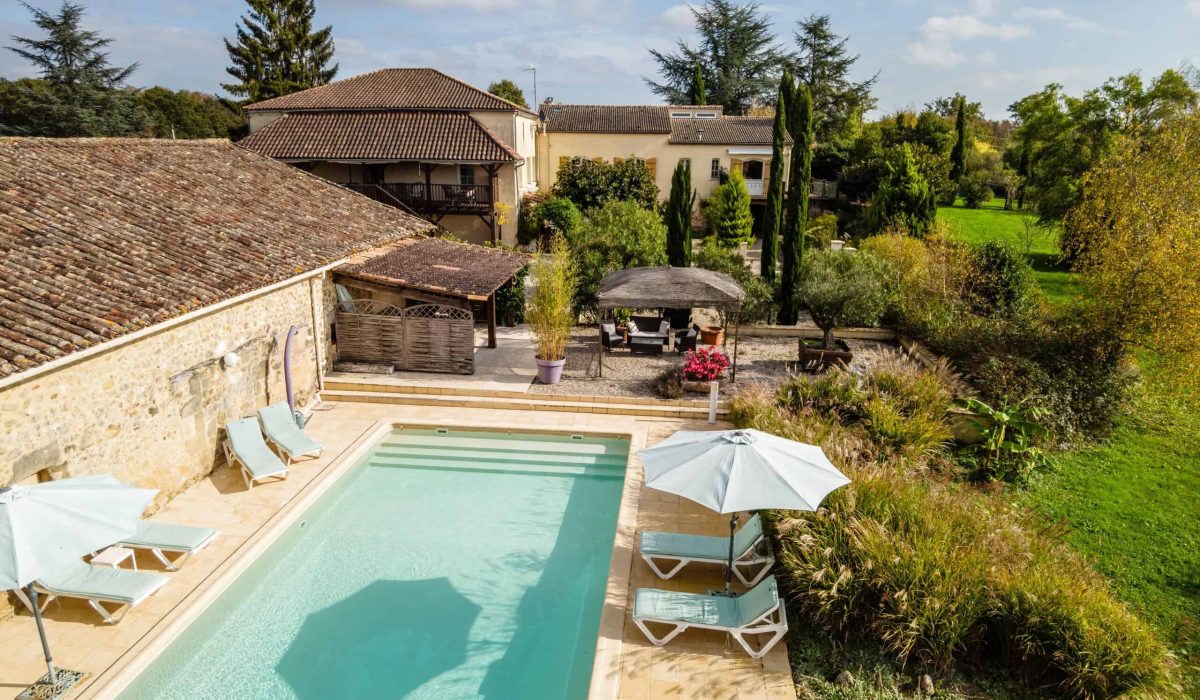 Propriété rurale avec 3 gîtes, grange et piscine
