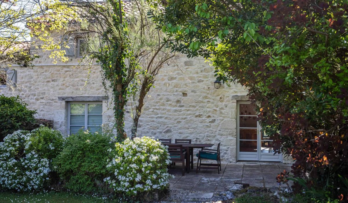 2 Stone houses with land