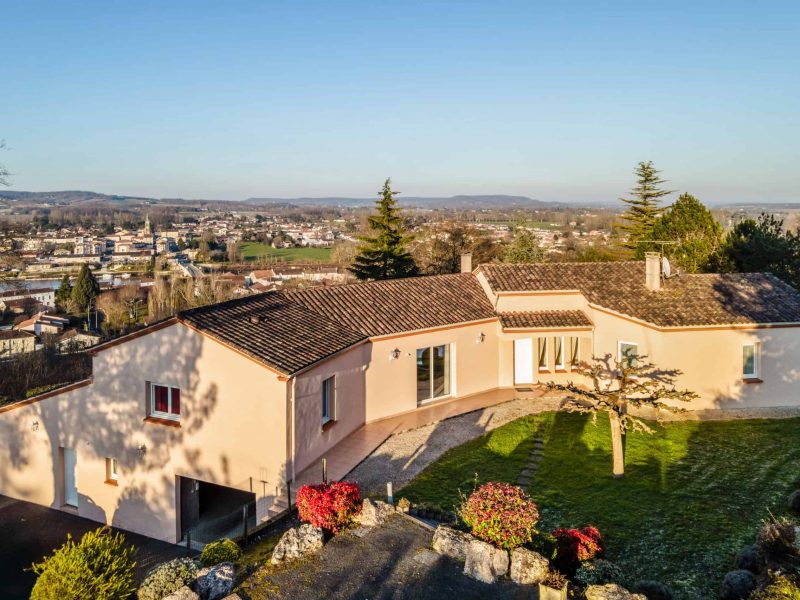 Town house in a peaceful location