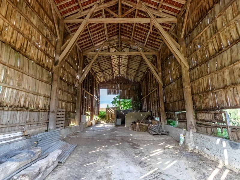 Barn-inside-2-WMC410