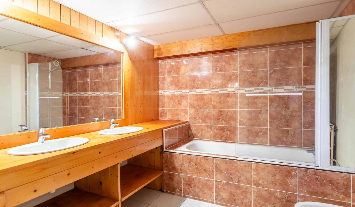 Bathroom-2-WMC603-04