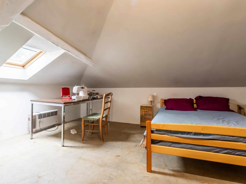 Chambre à coucher-attaic-WMC482