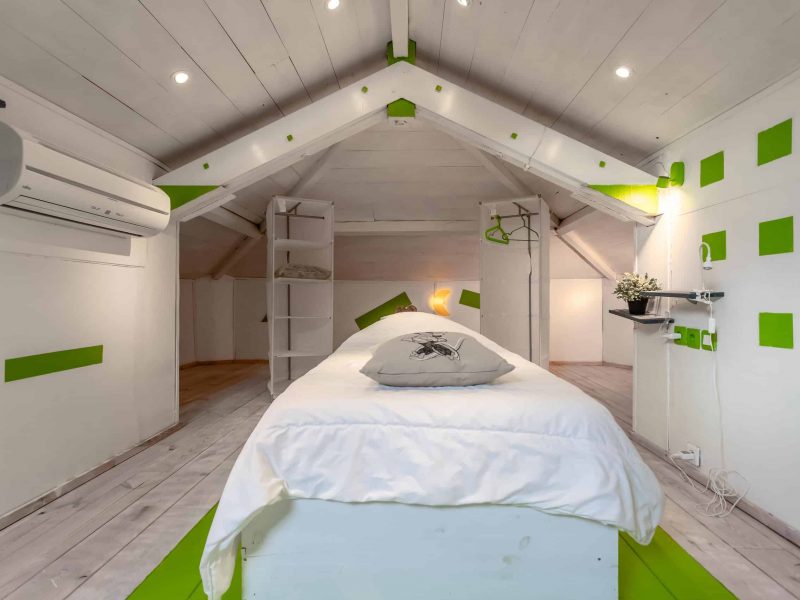 Bedroom-attic-2-WMC476