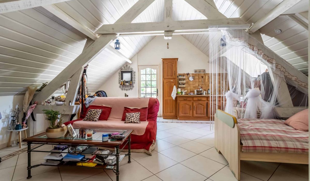 Bedroom-attic-WMC424