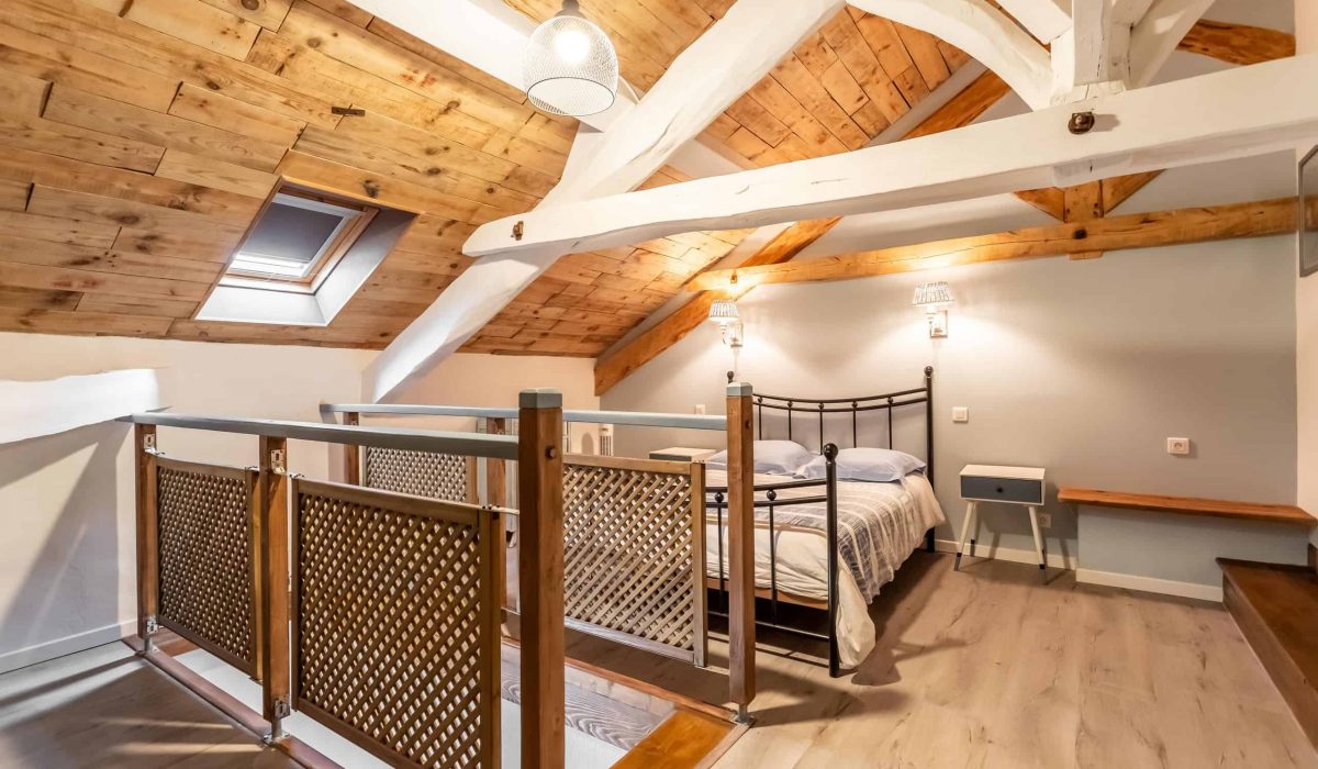 Bedroom-attic-WMC482