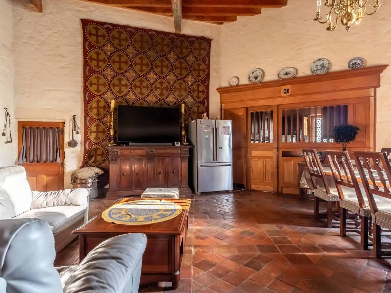 Diningroom-3-WMC503 (1)