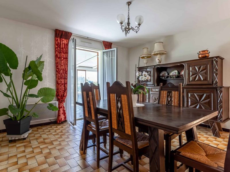 Diningroom-WMC427 (1)