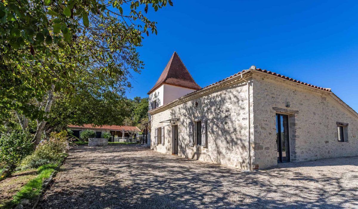 Entrance-2-WMC649jpg