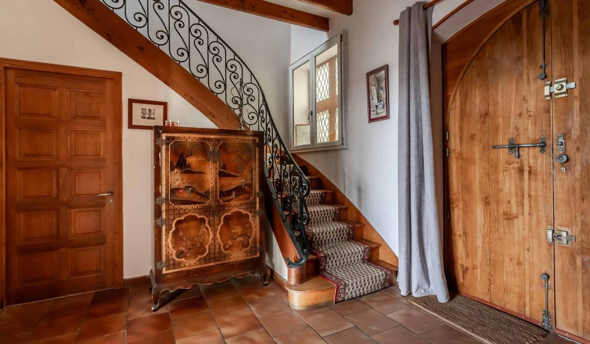 Entrance-hall-WMC338