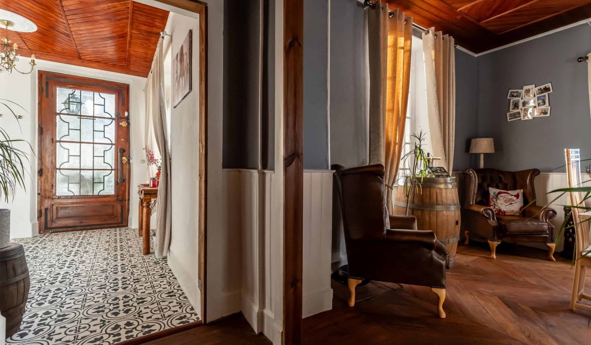 Entrance-hall-4-WMC517