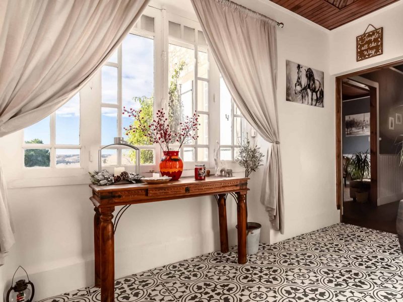 Entrance-hall-WMC517