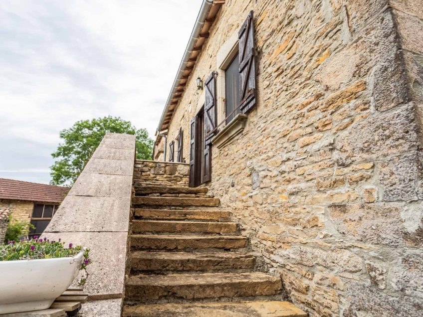 Entrance-stairs-WMC614