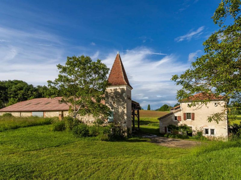 Exterior-back-WMC410