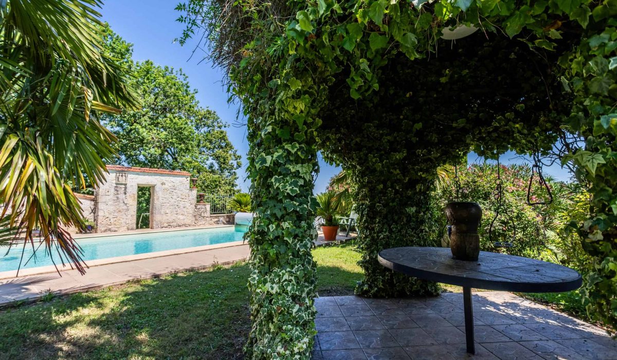 Exterior-pool-9-WMC436