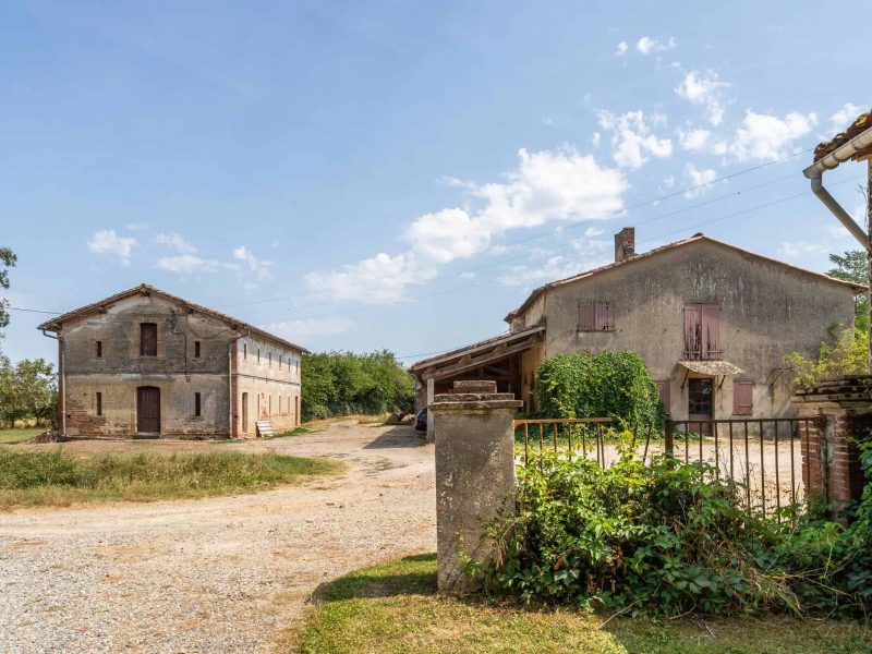 Farm-buildings-WMC469 (1)