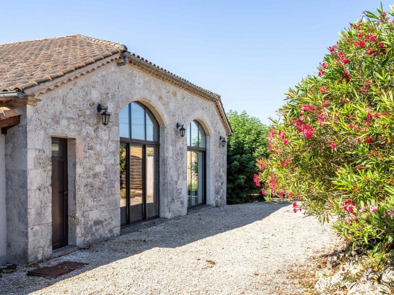 Maison de campagne avec jardin et garage