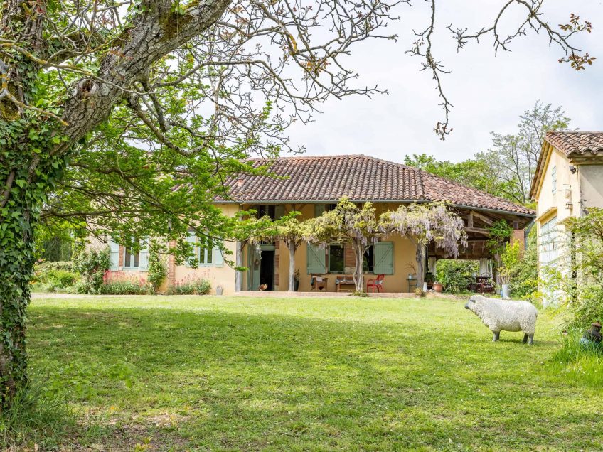 Equestrian property with stunning views