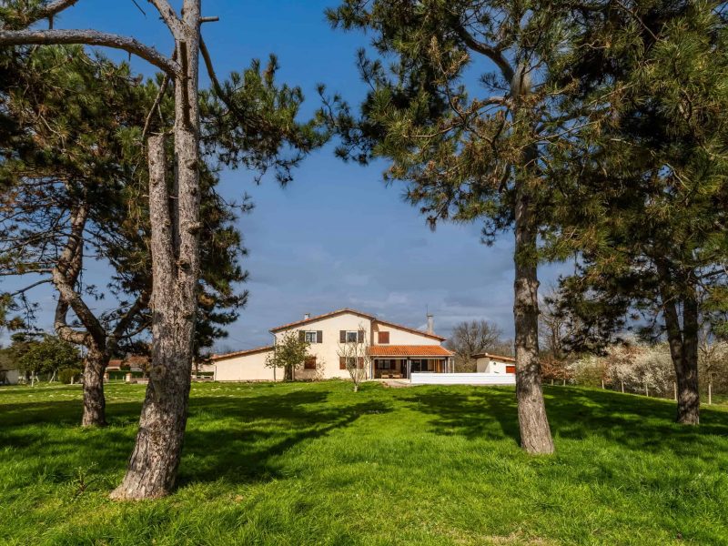 Town house with pool & garage