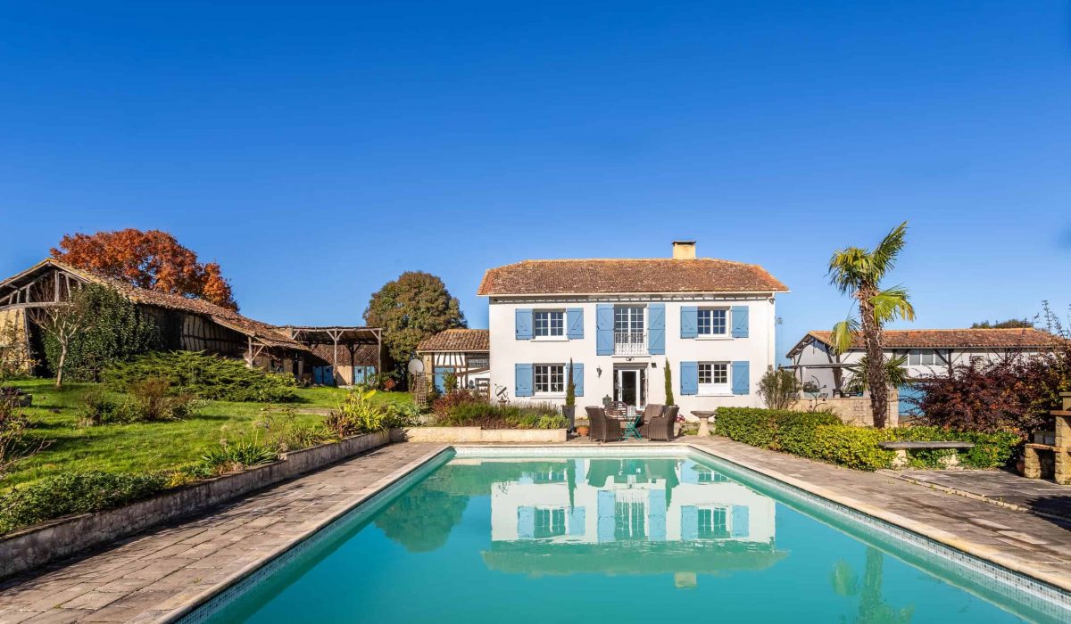 Country property with annexe and pool