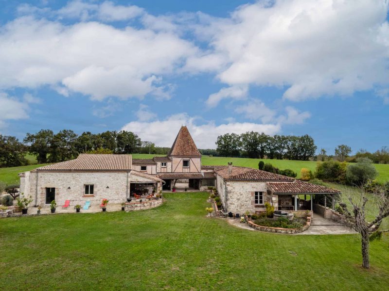 Country property with annexe