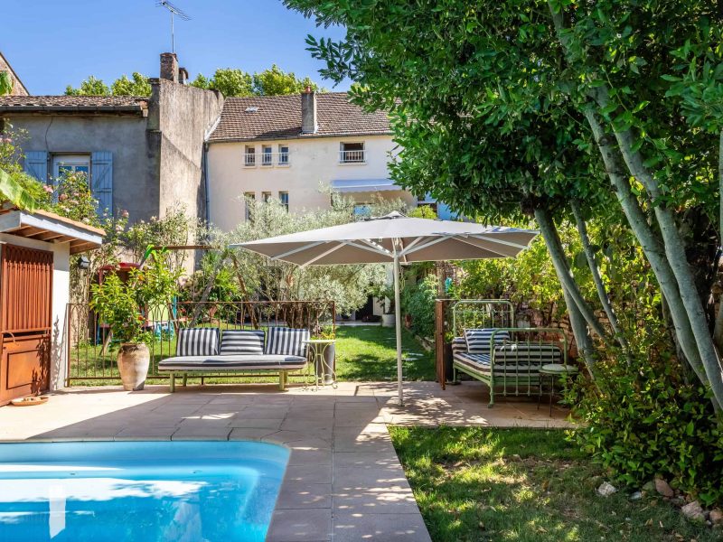 Front-back-pool-2-WMC610