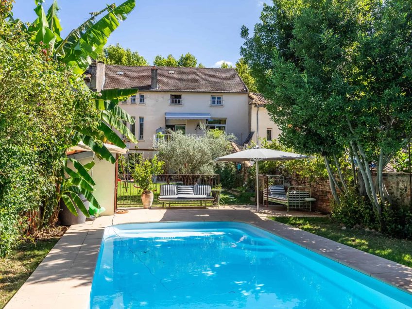 Front-back-pool-3-WMC610